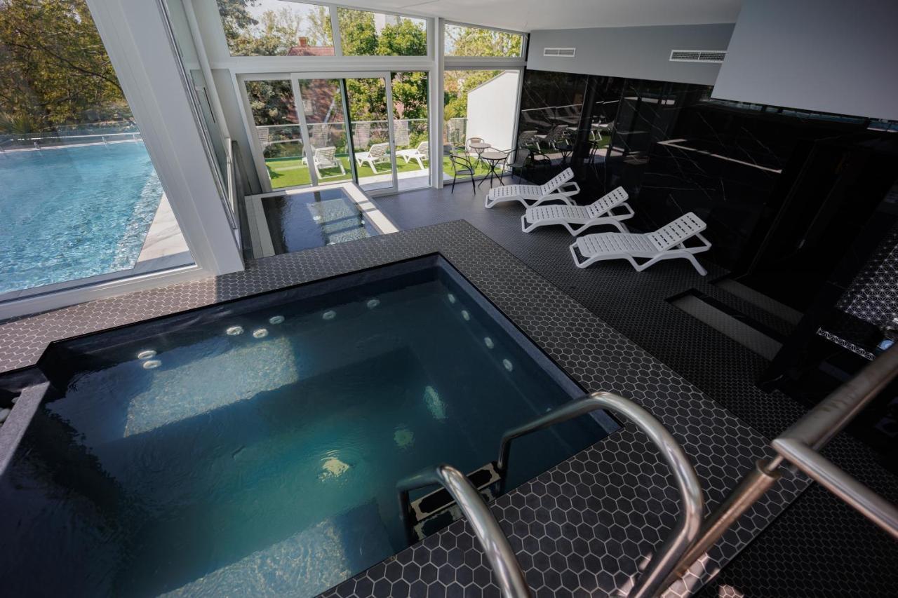 Villa Bauhaus Wellness Apartman Fsz. 3 Siófok Esterno foto